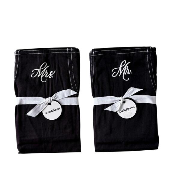 Crate & Barrel Mr. & Mrs. Black Aprons His & Hers Wedding Gift NWT - Picture 1 of 6